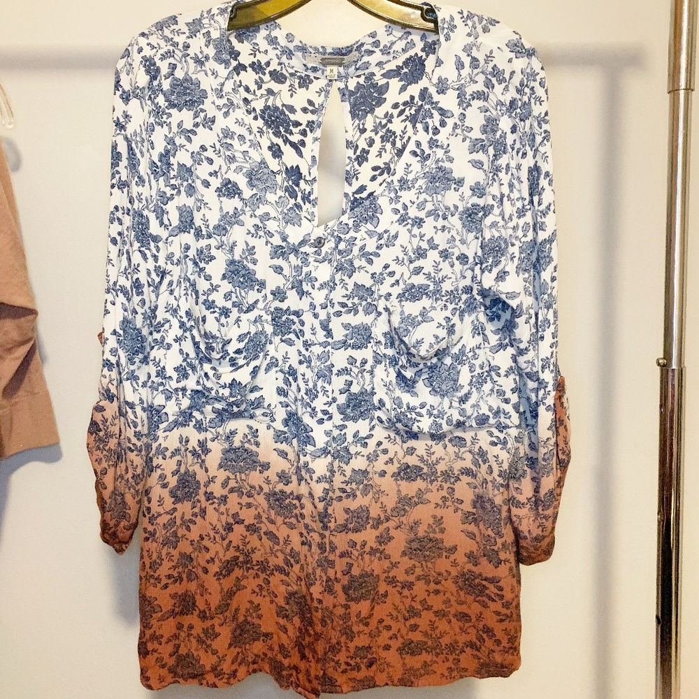 Gimmicks by BKE Floral Print Dip Dye Peasant Top M